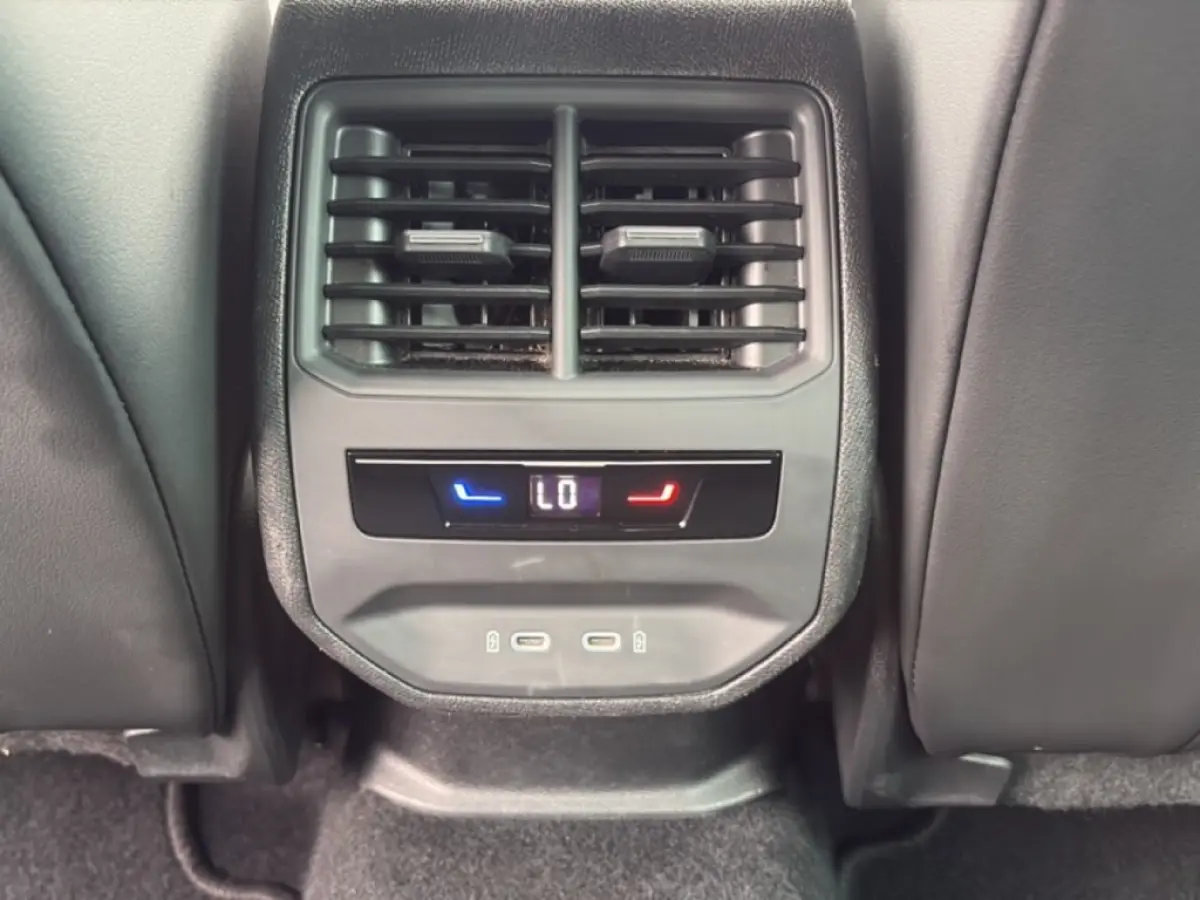 1.4 TSI e-HYBRID ACC/DCC/CAMERA/MATRIX/NAVI