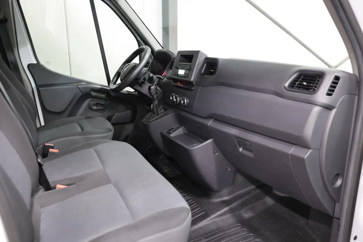 2.3 dCi 145 BAKWAGEN MEUBELBAK