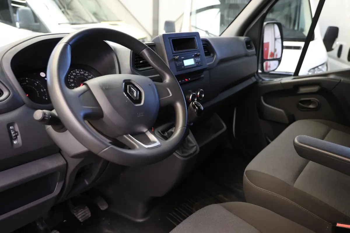 2.3 dCi 145 BAKWAGEN MEUBELBAK