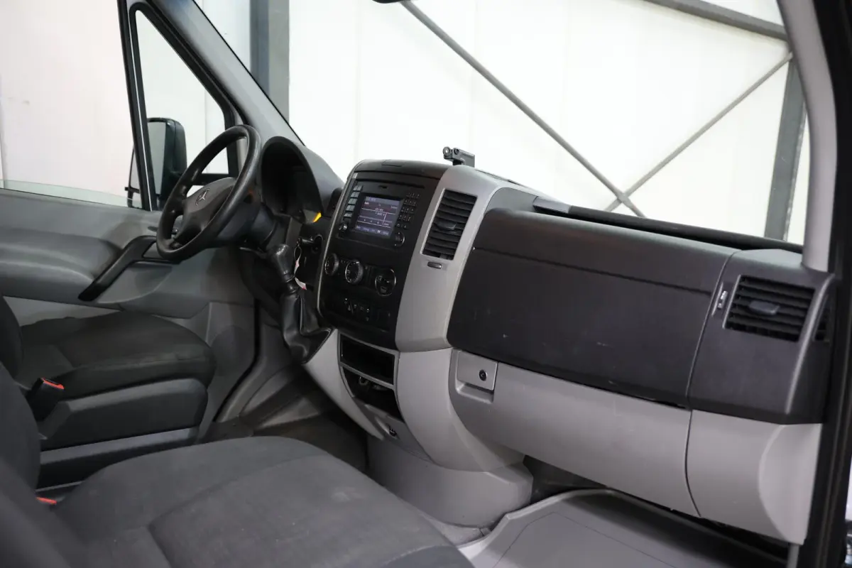 314 2.2 CDI BAKWAGEN BOX LAADKLEP