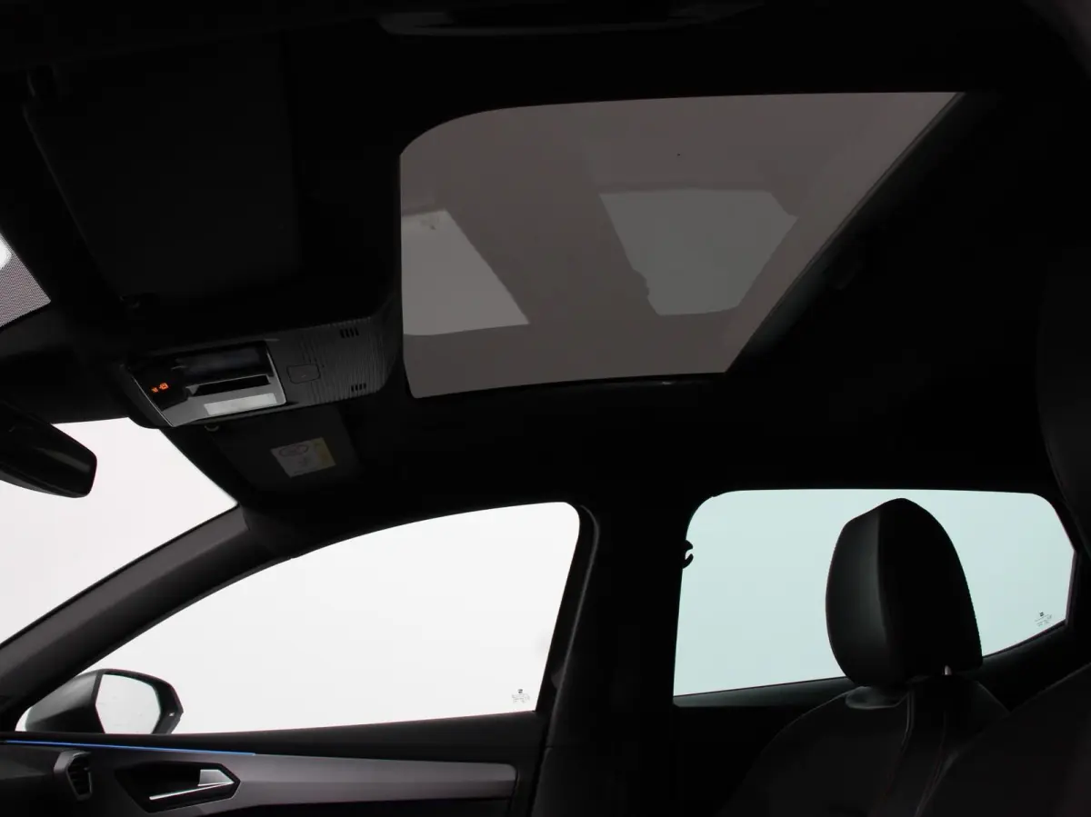 1.4 TSI eHybrid Automaat PHEV FR Lees opmerkingen! Handel/Export! Panorama dak Navigatie Climate control Cruise control Apple Carplay/ Android Auto Lichtmetalen velgen Radio