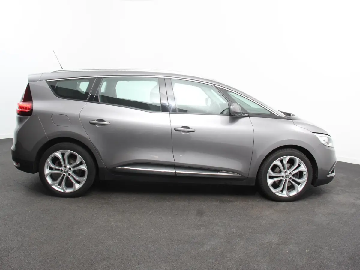 1.2 TCe Zen Navigatie Trekhaak Climate Control Parkeer sensoren Lichtmetalen Velgen Cruise Control Keyless