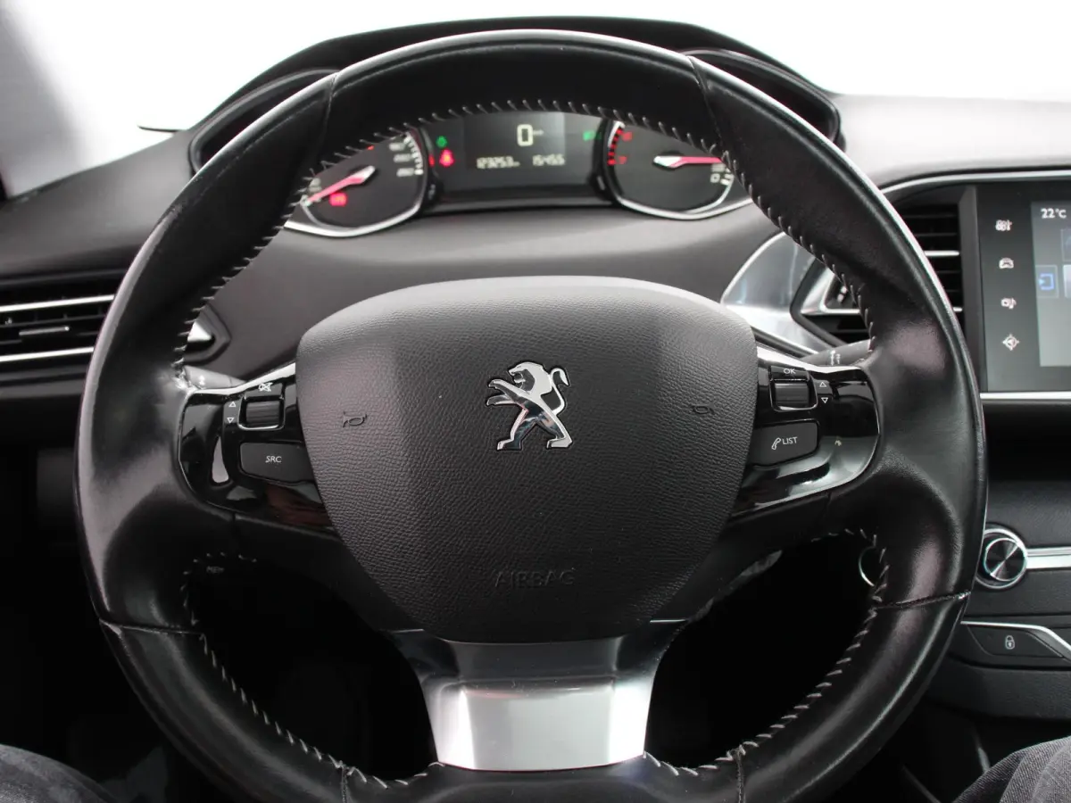1.2 PureTech Blue Lease Premium Lees opmerkingen! Handel/Export ! Panorama dak Trekhaak Camera  Navigatie Climate Control Cruise Control Lichtmetalen Velgen