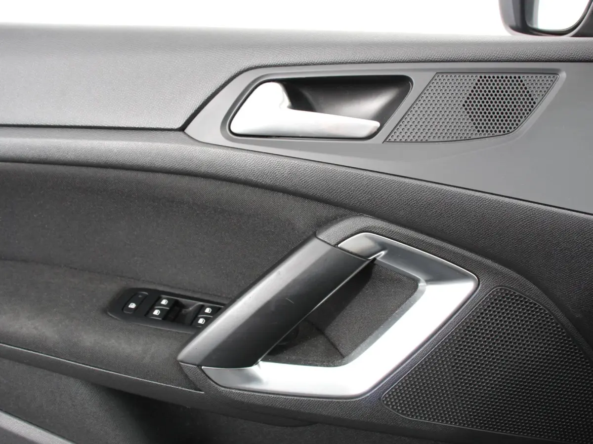 1.2 PureTech Blue Lease Premium Lees opmerkingen! Handel/Export ! Panorama dak Trekhaak Camera  Navigatie Climate Control Cruise Control Lichtmetalen Velgen
