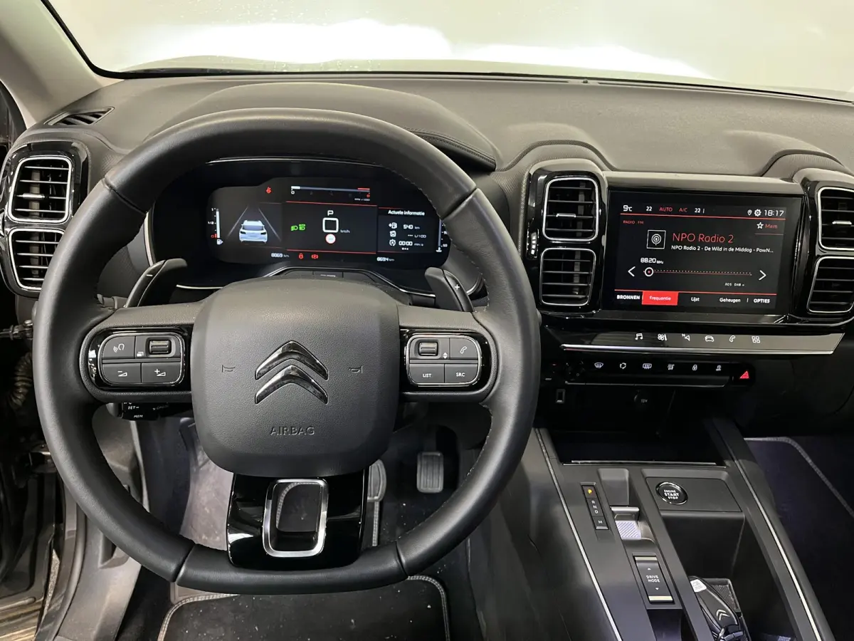 1.2 130PK Automaat Feel Climate Control Apple Carplay/Android Auto Navigatie Cruise Control Full LED 18" LM Velgen Privacy Glass PDC VA + Camera Keyless