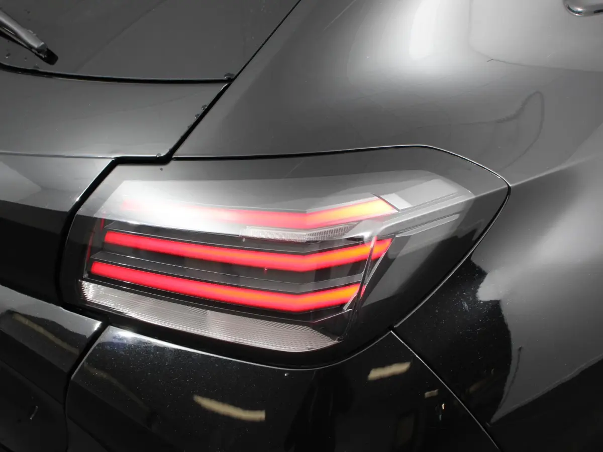 EV Active Pack 50 kWh Climate Control Cruise control Half lederen bekleding Led verlichting Lichtmetalen velgen Navigatie Apple Carplay/Android Auto Parkeersensoren Stoelverwarming