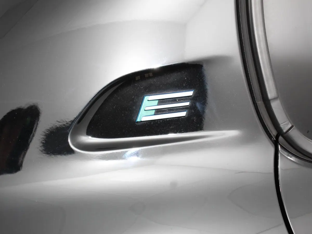 EV Active Pack 50 kWh Climate Control Cruise control Half lederen bekleding Led verlichting Lichtmetalen velgen Navigatie Apple Carplay/Android Auto Parkeersensoren Stoelverwarming