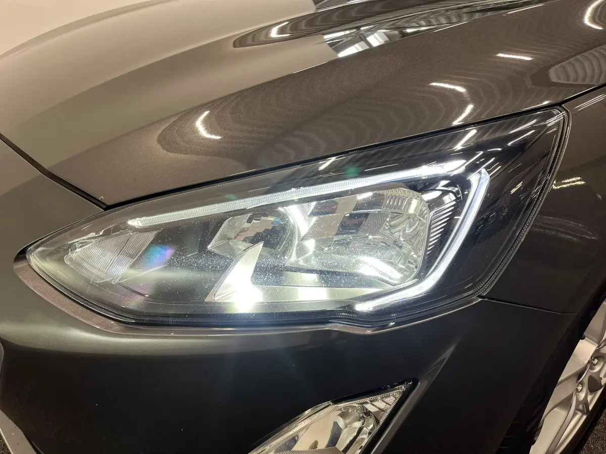 1.0 EcoBoost Trend Edition Business DEALER ONDERHOUDEN Trekhaak Navigatie Apple Carplay Android Auto Parkeerhulp Cruise Control Stoel en stuurverwarming Climate Control Lichtmetalen velgen