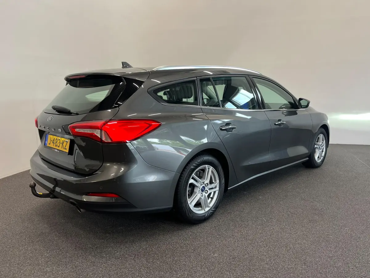 1.0 EcoBoost Trend Edition Business Trekhaak Navigatie Apple Carplay Android Auto Parkeerhulp Cruise Control Stoel-en stuurverwarming Climate Control Lichtmetalen velgen