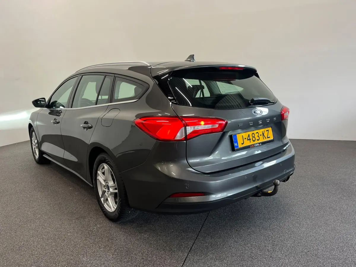 1.0 EcoBoost Trend Edition Business Trekhaak Navigatie Apple Carplay Android Auto Parkeerhulp Cruise Control Stoel-en stuurverwarming Climate Control Lichtmetalen velgen
