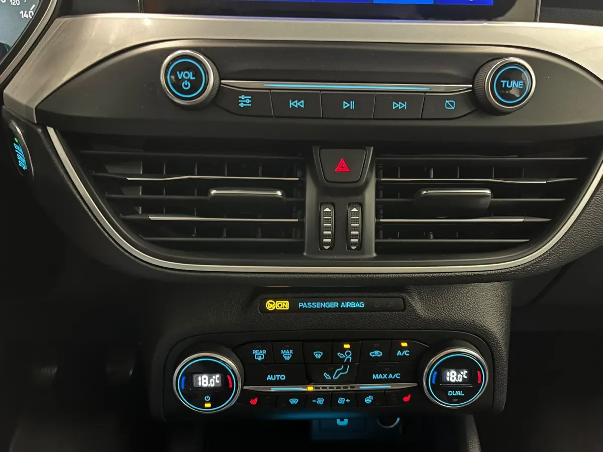 1.0 EcoBoost Trend Edition Business Trekhaak Navigatie Apple Carplay Android Auto Parkeerhulp Cruise Control Stoel-en stuurverwarming Climate Control Lichtmetalen velgen