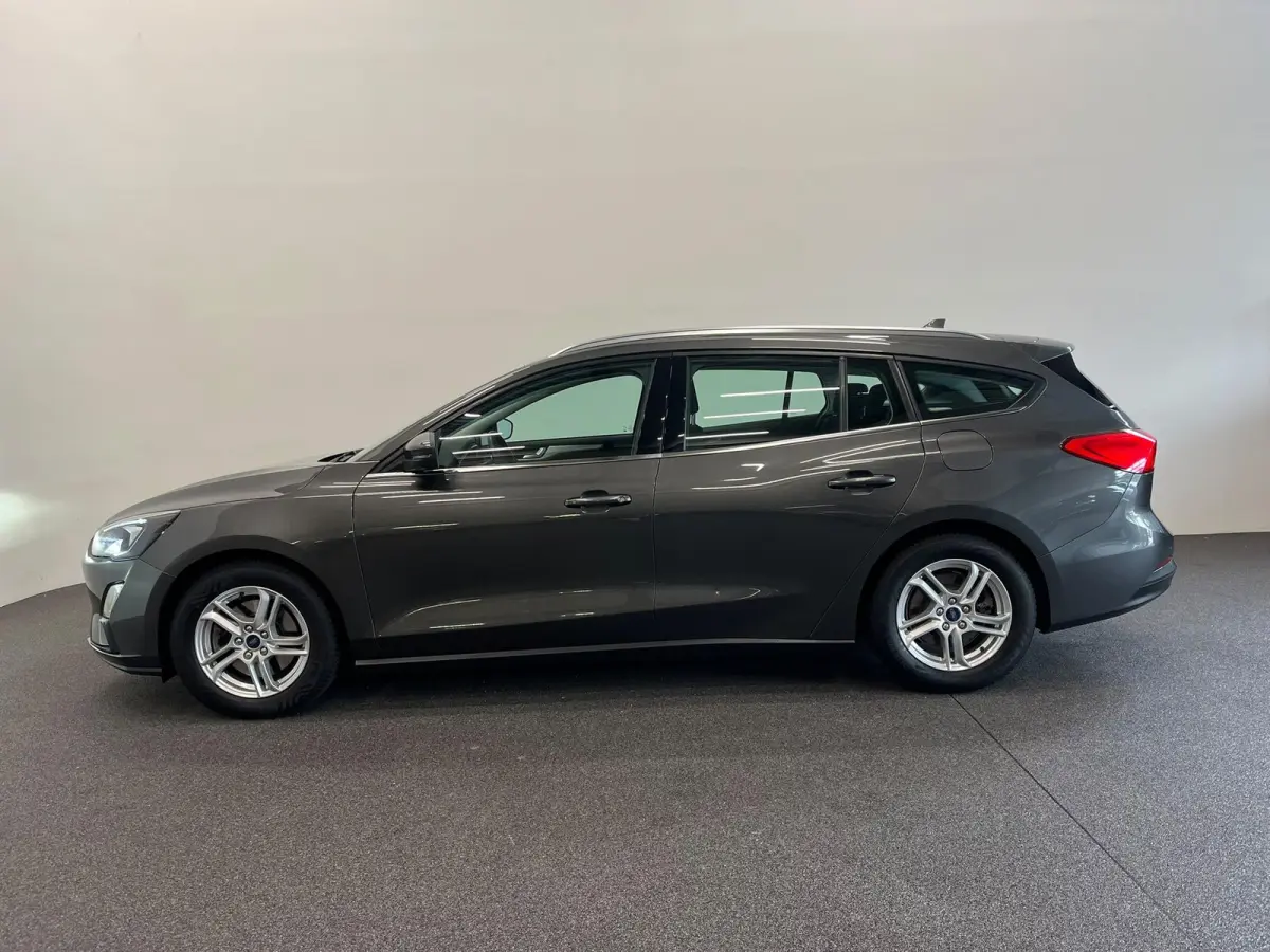 1.0 EcoBoost Trend Edition Business Trekhaak Navigatie Apple Carplay Android Auto Parkeerhulp Cruise Control Stoel-en stuurverwarming Climate Control Lichtmetalen velgen