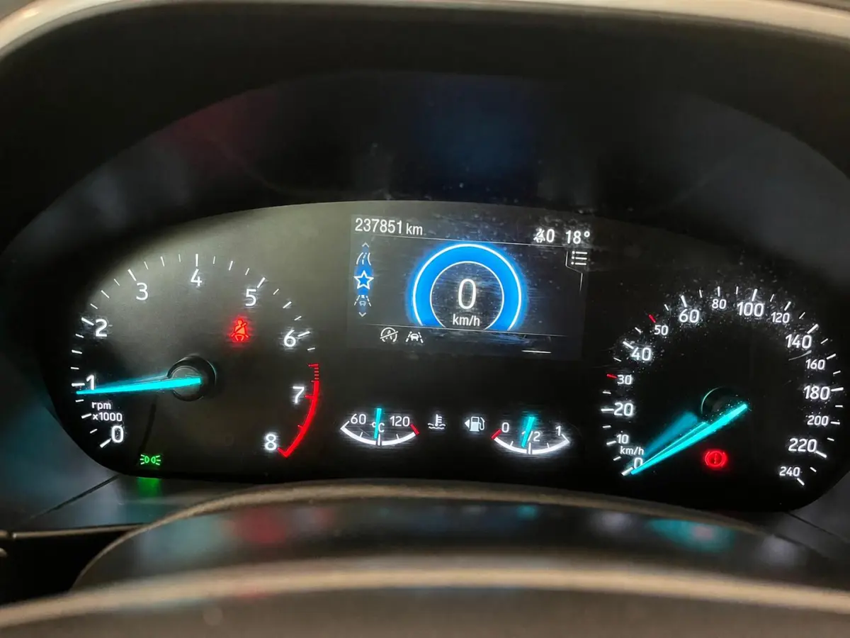 1.0 EcoBoost Trend Edition Business DEALER ONDERHOUDEN Trekhaak Navigatie Apple Carplay Android Auto Parkeerhulp Cruise Control Stoel en stuurverwarming Climate Control Lichtmetalen velgen