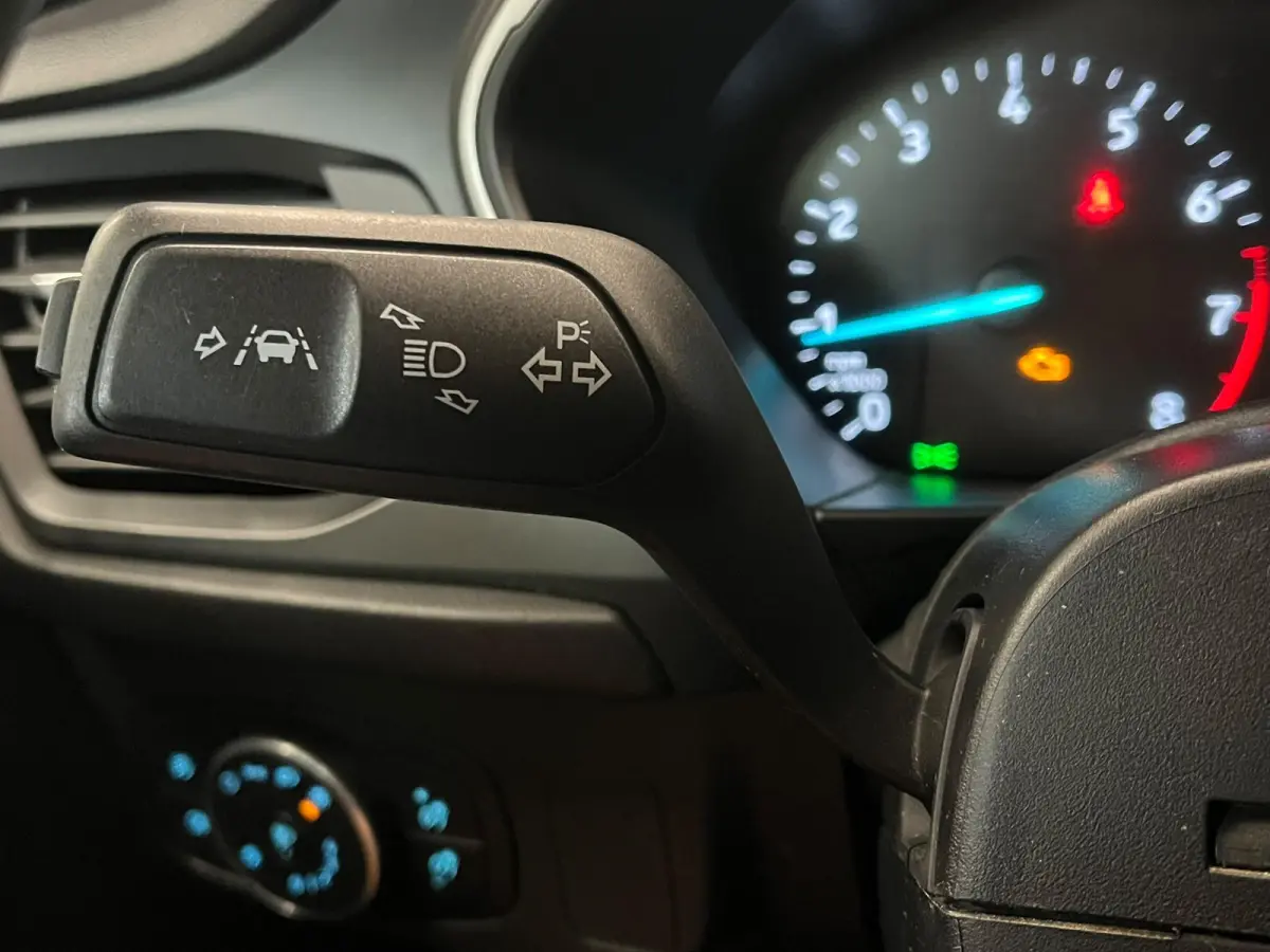 1.0 EcoBoost Trend Edition Business Trekhaak Navigatie Apple Carplay Android Auto Parkeerhulp Cruise Control Stoel-en stuurverwarming Climate Control Lichtmetalen velgen