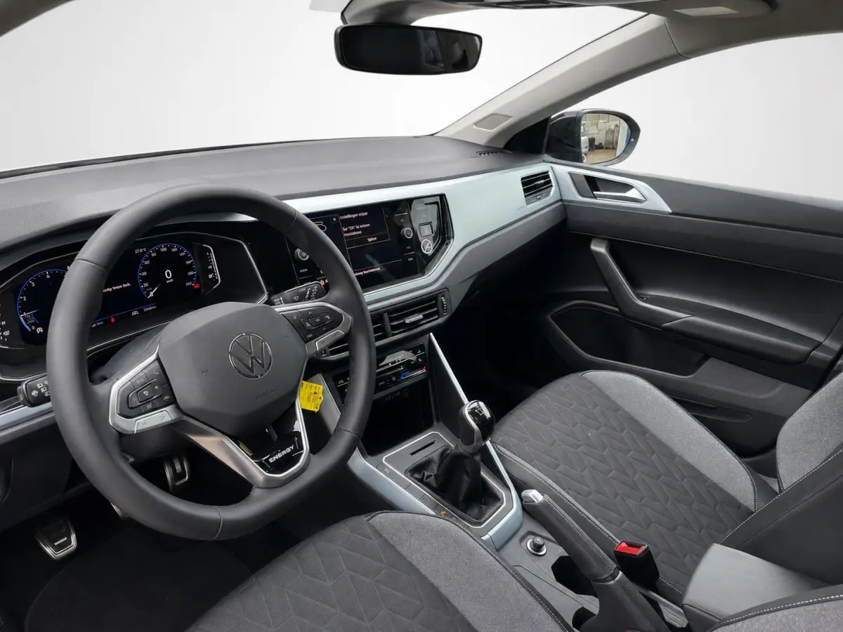 1.0 TSI Life Camera Stoelverwarming Navigatie Digital Cockpit DAB  Active Cruise Control Parkeersensoren LED koplampen  Climate Control Apple Carplay