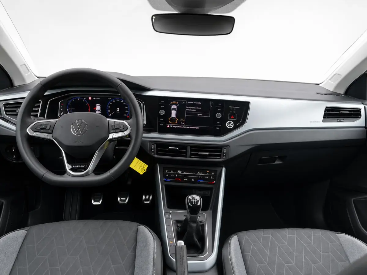 1.0 TSI Life Camera Stoelverwarming Navigatie Digital Cockpit DAB  Active Cruise Control Parkeersensoren LED koplampen  Climate Control Apple Carplay