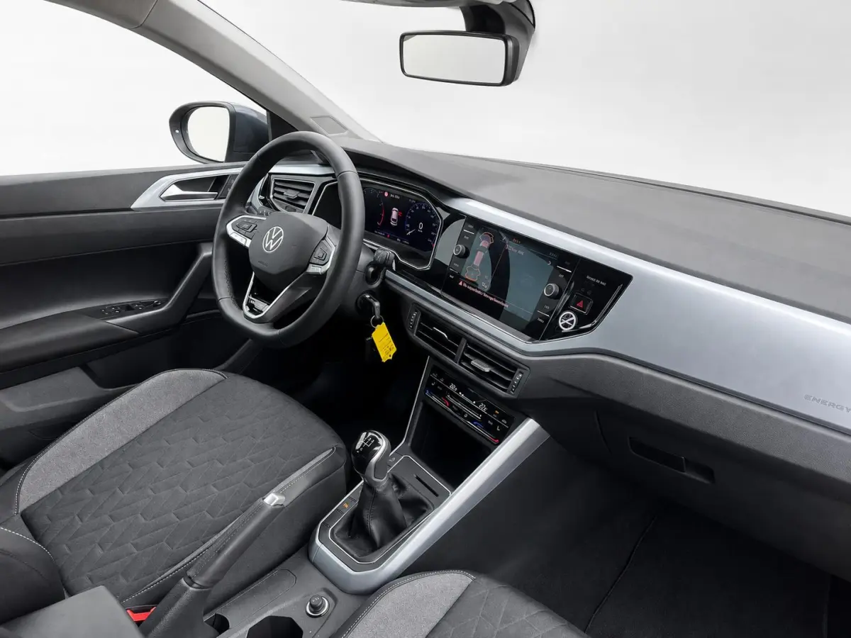 1.0 TSI Life Camera Stoelverwarming Navigatie Digital Cockpit DAB  Active Cruise Control Parkeersensoren LED koplampen  Climate Control Apple Carplay