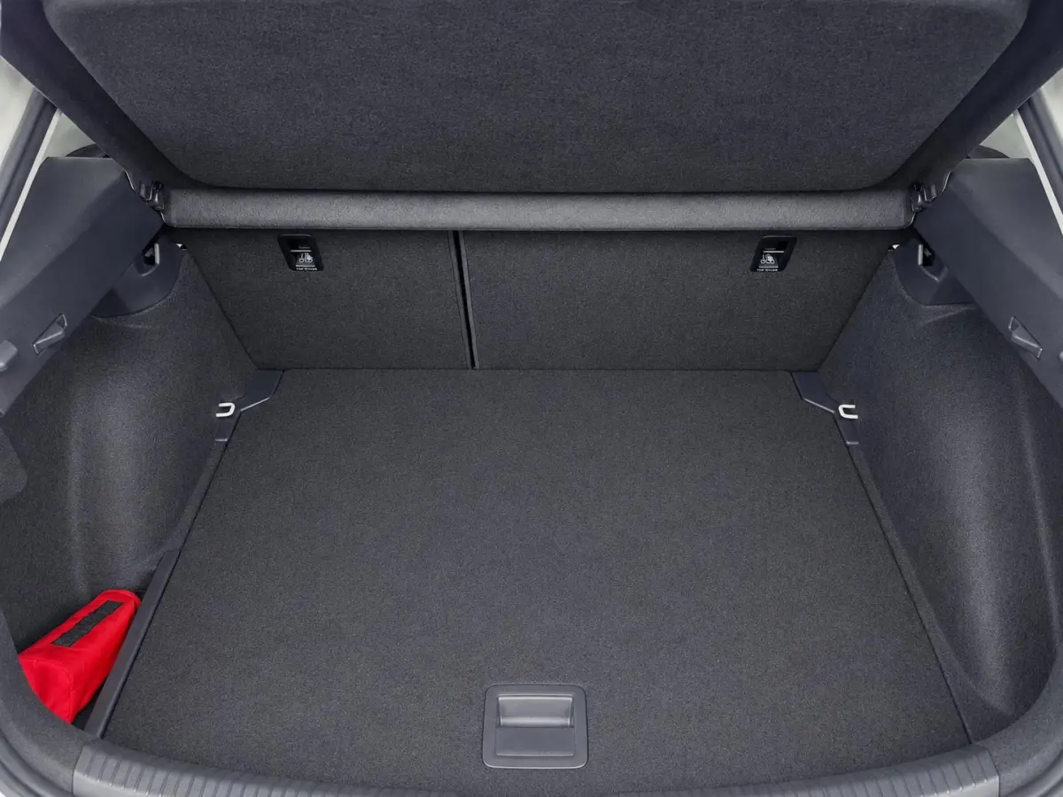 1.0 TSI Life Camera Stoelverwarming Navigatie Digital Cockpit DAB  Active Cruise Control Parkeersensoren LED koplampen  Climate Control Apple Carplay
