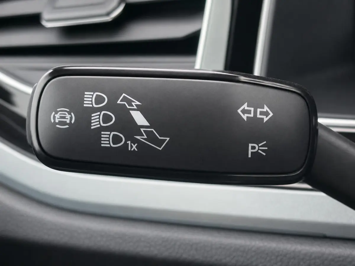 1.0 TSI Life Camera Stoelverwarming Navigatie Digital Cockpit DAB  Active Cruise Control Parkeersensoren LED koplampen  Climate Control Apple Carplay