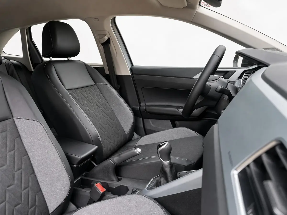 1.0 TSI Life Camera Stoelverwarming Navigatie Digital Cockpit DAB  Active Cruise Control Parkeersensoren LED koplampen  Climate Control Apple Carplay