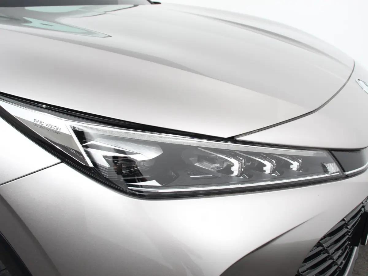 1.5 Luxury Automaat Navigatie Apple Carplay/Android Auto Airco Cruise Control Lichtmetalen velgen Digitaal Dashboard
