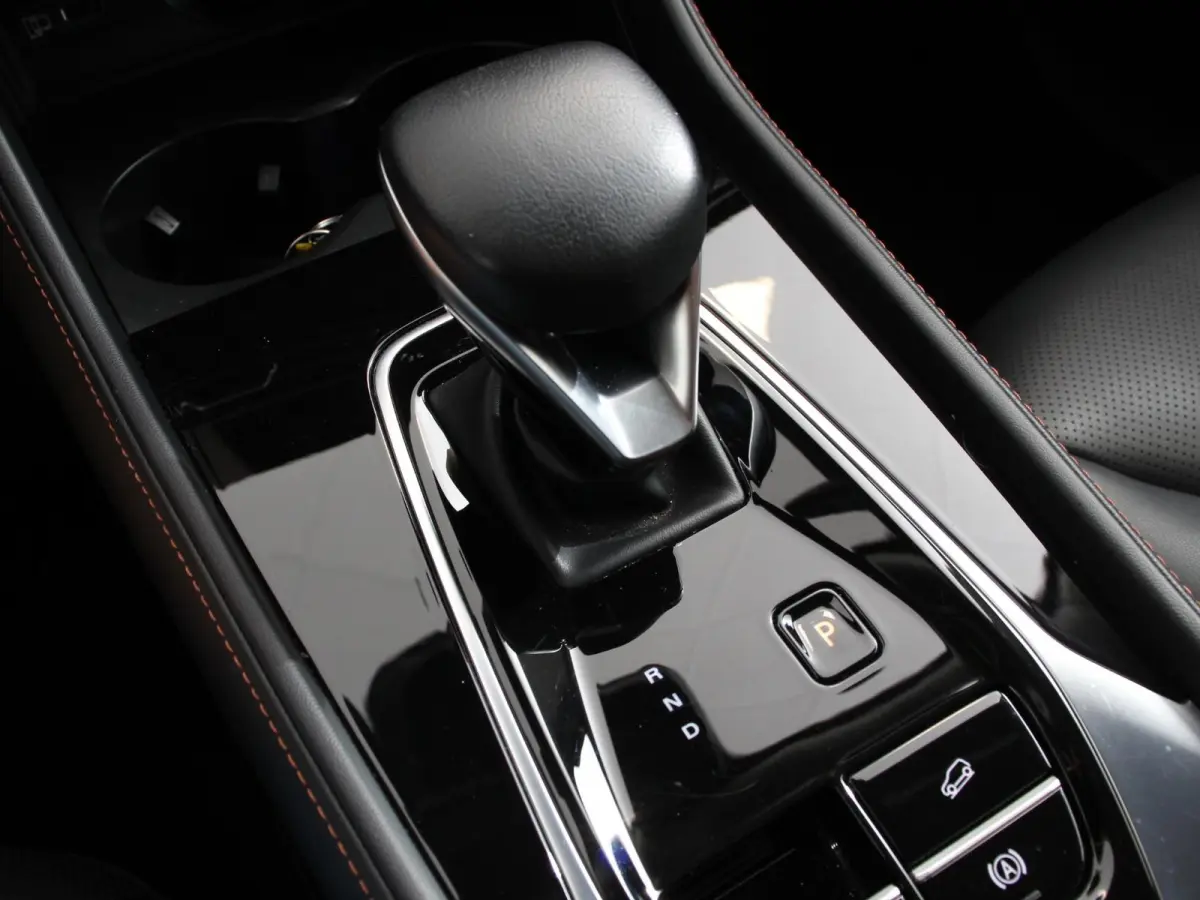 1.5 Luxury Automaat Navigatie Apple Carplay/Android Auto Airco Cruise Control Lichtmetalen velgen Digitaal Dashboard