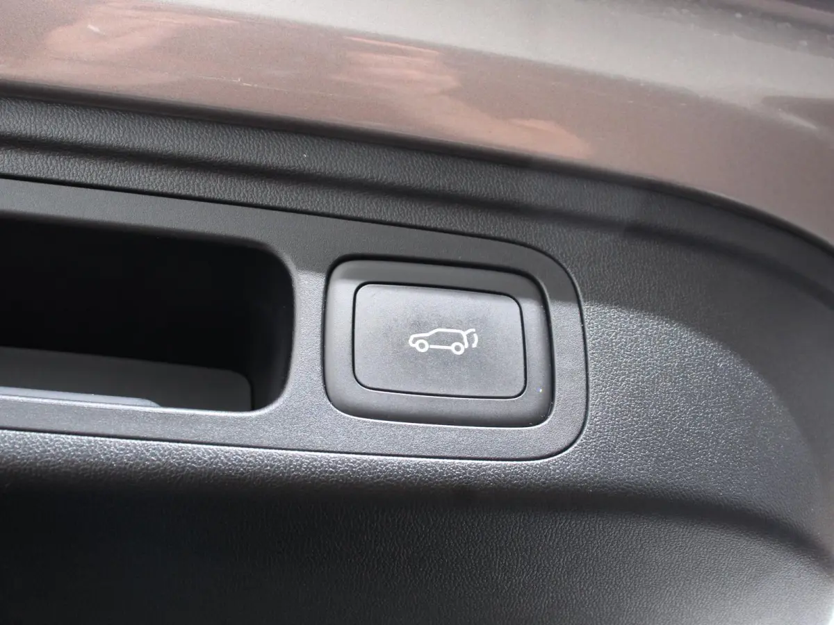1.5 Luxury Automaat Navigatie Apple Carplay/Android Auto Airco Cruise Control Lichtmetalen velgen Digitaal Dashboard