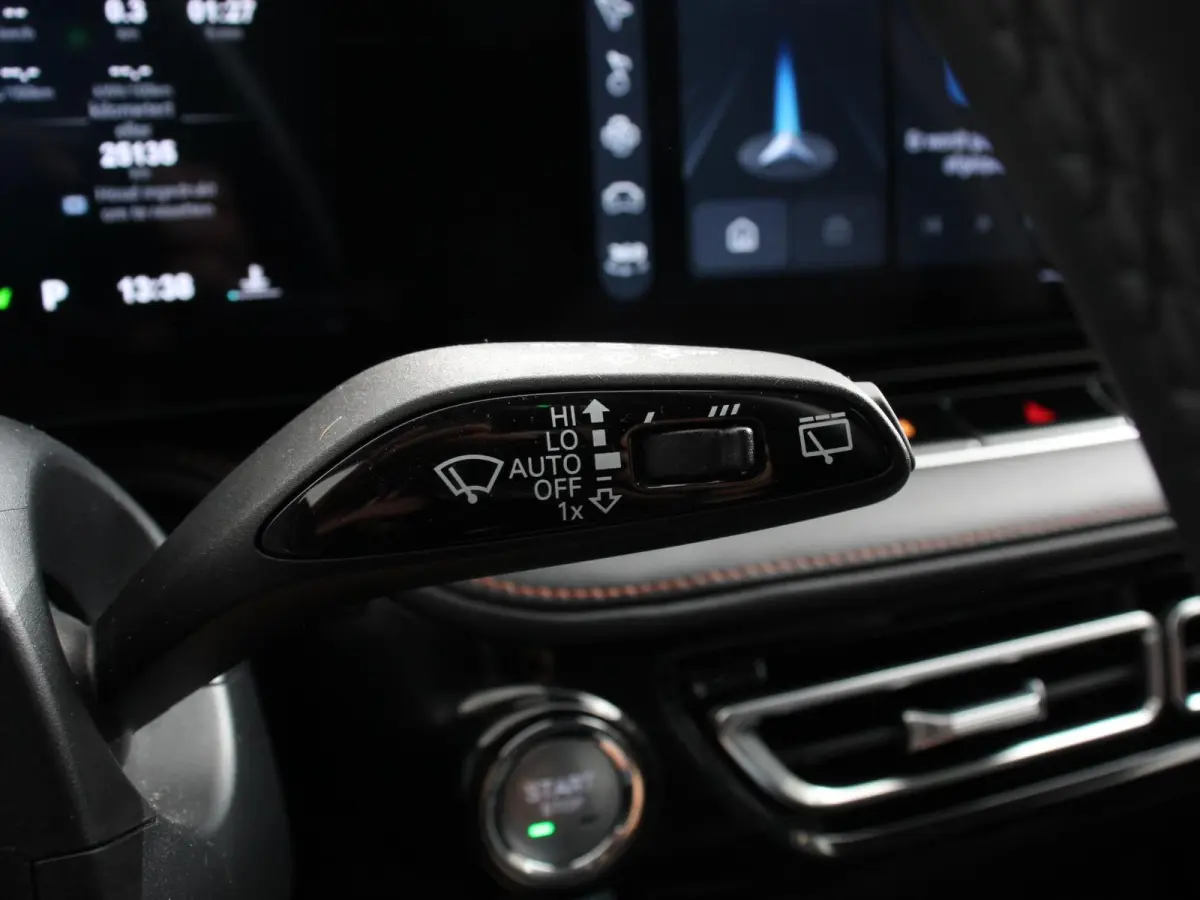1.5 Luxury Automaat Navigatie Apple Carplay/Android Auto Airco Cruise Control Lichtmetalen velgen Digitaal Dashboard