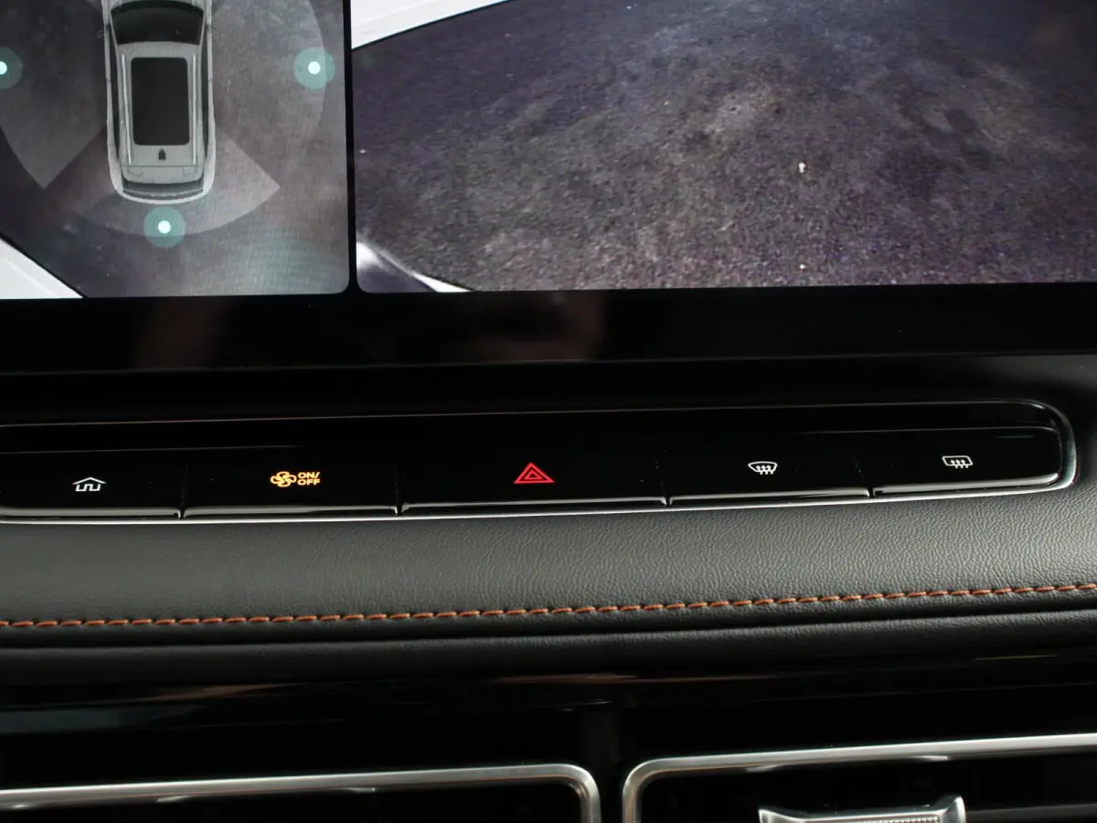 1.5 Luxury Automaat Navigatie Apple Carplay/Android Auto Airco Cruise Control Lichtmetalen velgen Digitaal Dashboard