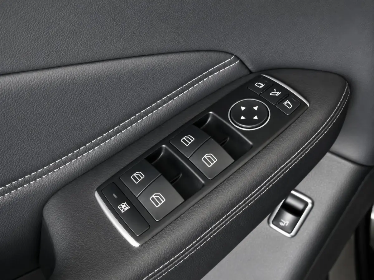 350 d 4MATIC Trekhaak Panoramadak Camera Luchtvering Electrische Stoelen Cruise Control Dodehoek Navigatie Leder Stoelverwarming
