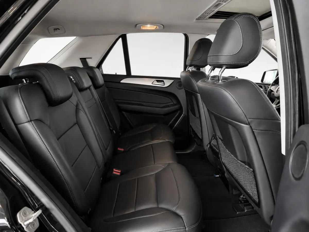 350 d 4MATIC Trekhaak Panoramadak Camera Luchtvering Electrische Stoelen Cruise Control Dodehoek Navigatie Leder Stoelverwarming