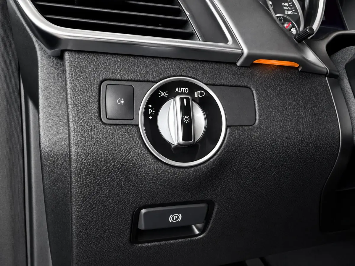 350 d 4MATIC Trekhaak Panoramadak Camera Luchtvering Electrische Stoelen Cruise Control Dodehoek Navigatie Leder Stoelverwarming