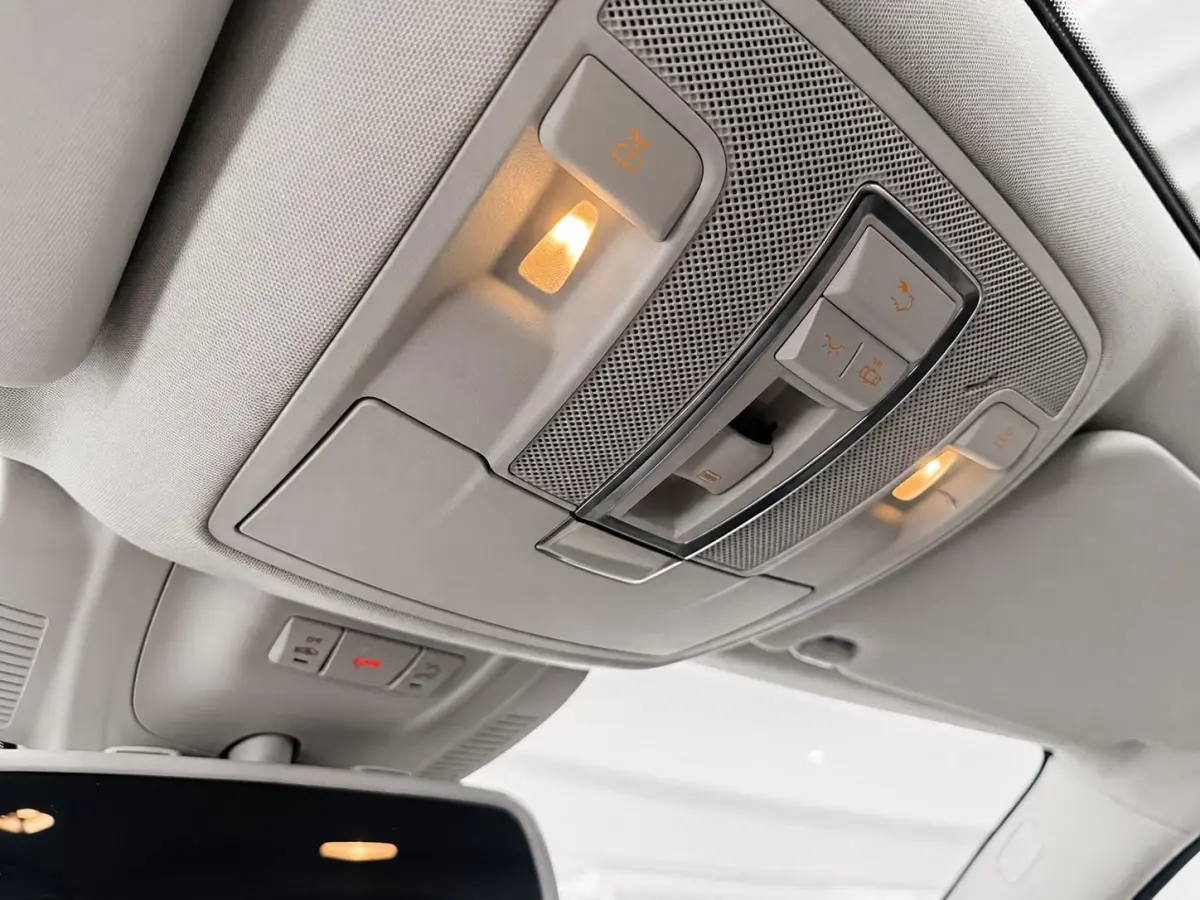 350 d 4MATIC Trekhaak Panoramadak Camera Luchtvering Electrische Stoelen Cruise Control Dodehoek Navigatie Leder Stoelverwarming