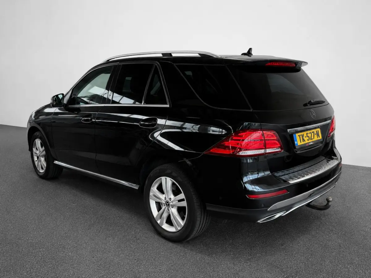 350 d 4MATIC Trekhaak Panoramadak Camera Luchtvering Electrische Stoelen Cruise Control Dodehoek Navigatie Leder Stoelverwarming