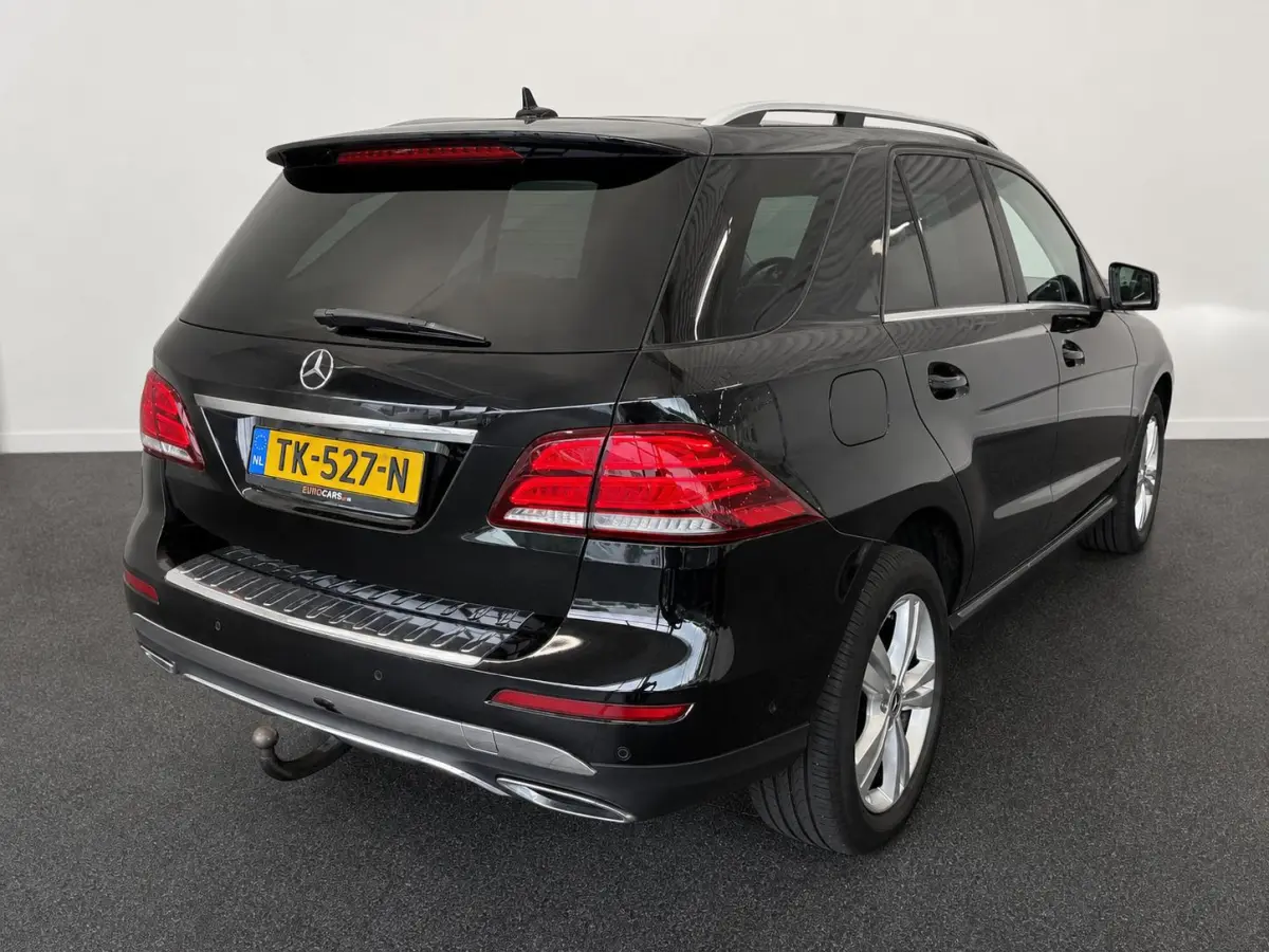 350 d 4MATIC Trekhaak Panoramadak Camera Luchtvering Electrische Stoelen Cruise Control Dodehoek Navigatie Leder Stoelverwarming