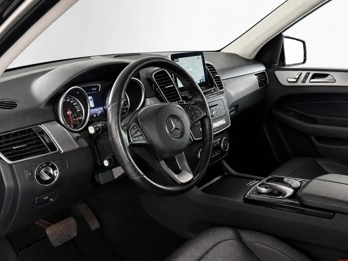 350 d 4MATIC Trekhaak Panoramadak Camera Luchtvering Electrische Stoelen Cruise Control Dodehoek Navigatie Leder Stoelverwarming