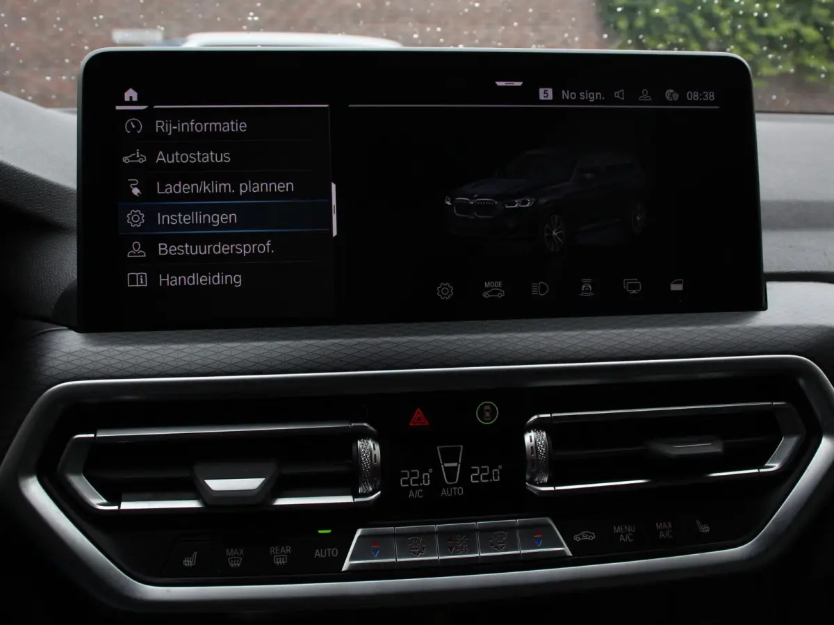 xDrive30e 292pk M-Sport Executive PHEV DEMO ! Camera Electrische achterklep Navigatie Apple Carplay/Android Auto Parkeer sensoren
