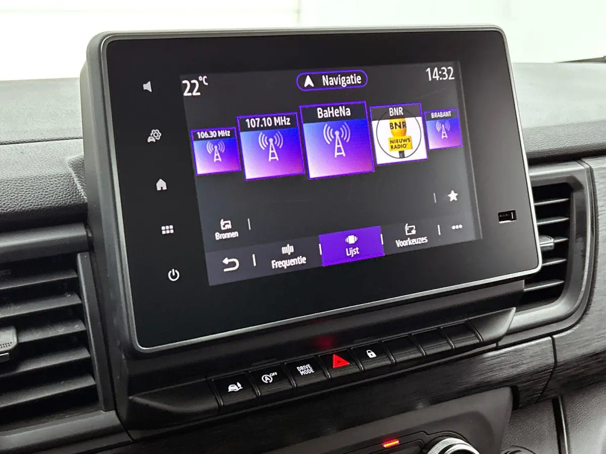 2.0 Blue dCi 150 EDC T30 L2H1 Advance Navigatie Airco Lichtmetalen velgen Betimmering Trekhaak Camera Parkeer sensoren Dab