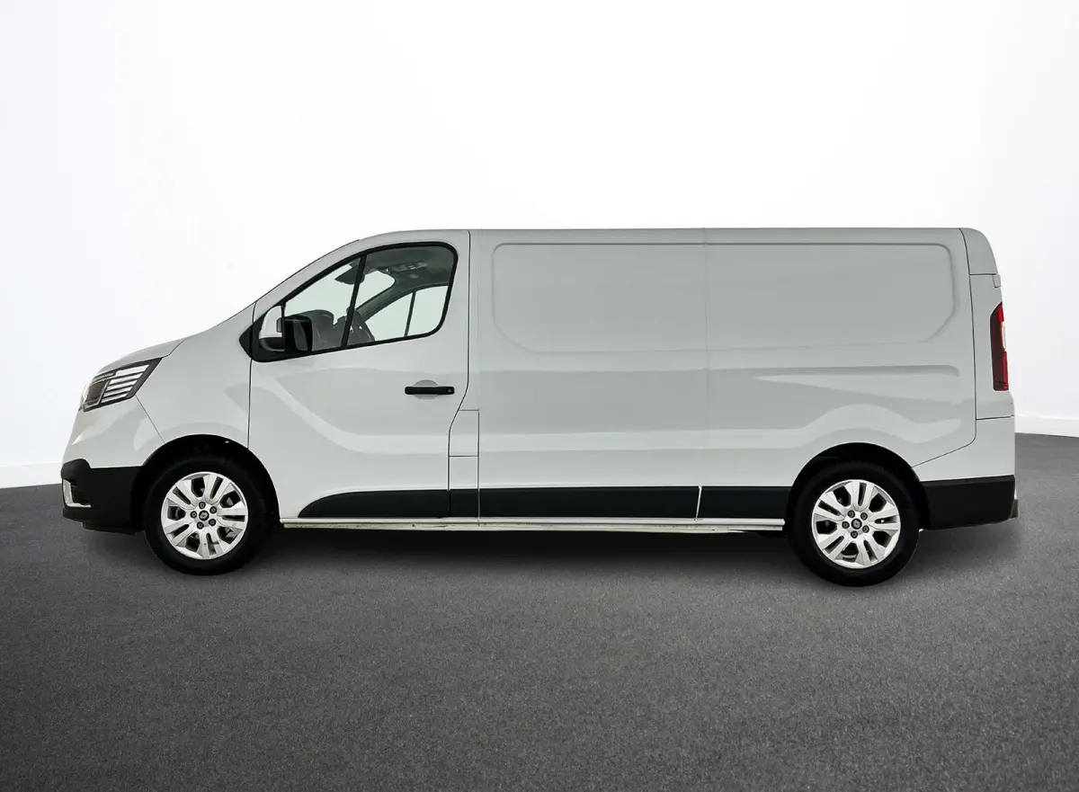 2.0 Blue dCi 150 EDC T30 L2H1 Advance Navigatie Airco Lichtmetalen velgen Betimmering Trekhaak Camera Parkeer sensoren Dab