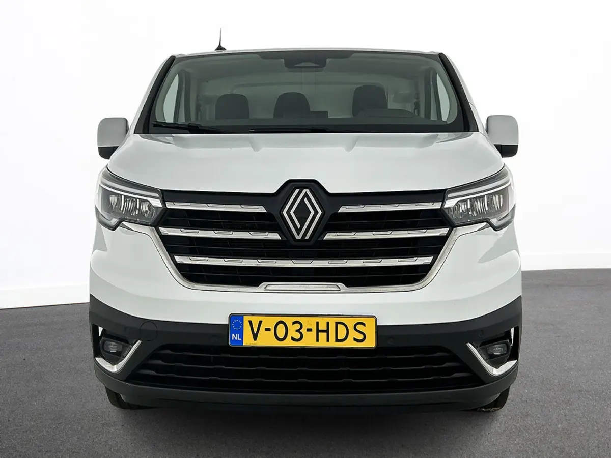 2.0 Blue dCi 150 EDC T30 L2H1 Advance Navigatie Airco Lichtmetalen velgen Betimmering Trekhaak Camera Parkeer sensoren Dab