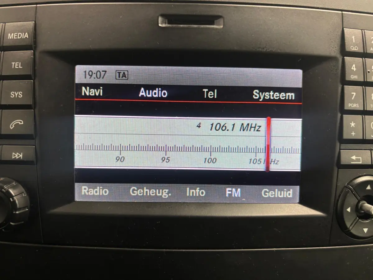 119 CDI Lang Automaat Airco Cruise Control Camera Parkeersensoren Achterklep Trekhaak Side bars