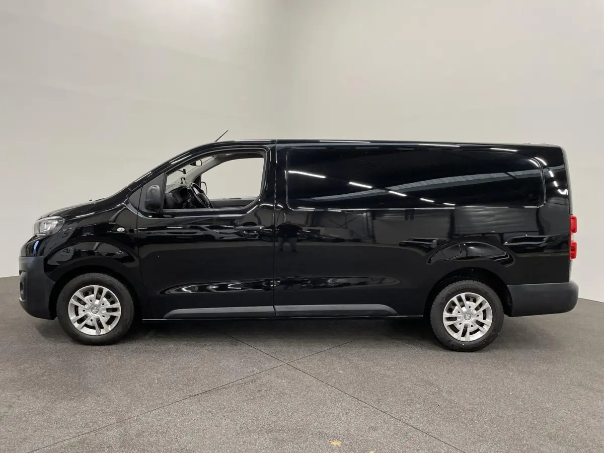 231L 2.0 BlueHDI 120 Premium HANDEL/EXPORT Airco Cruise Control Trekhaak Elektrische schuifdeur Navigatie