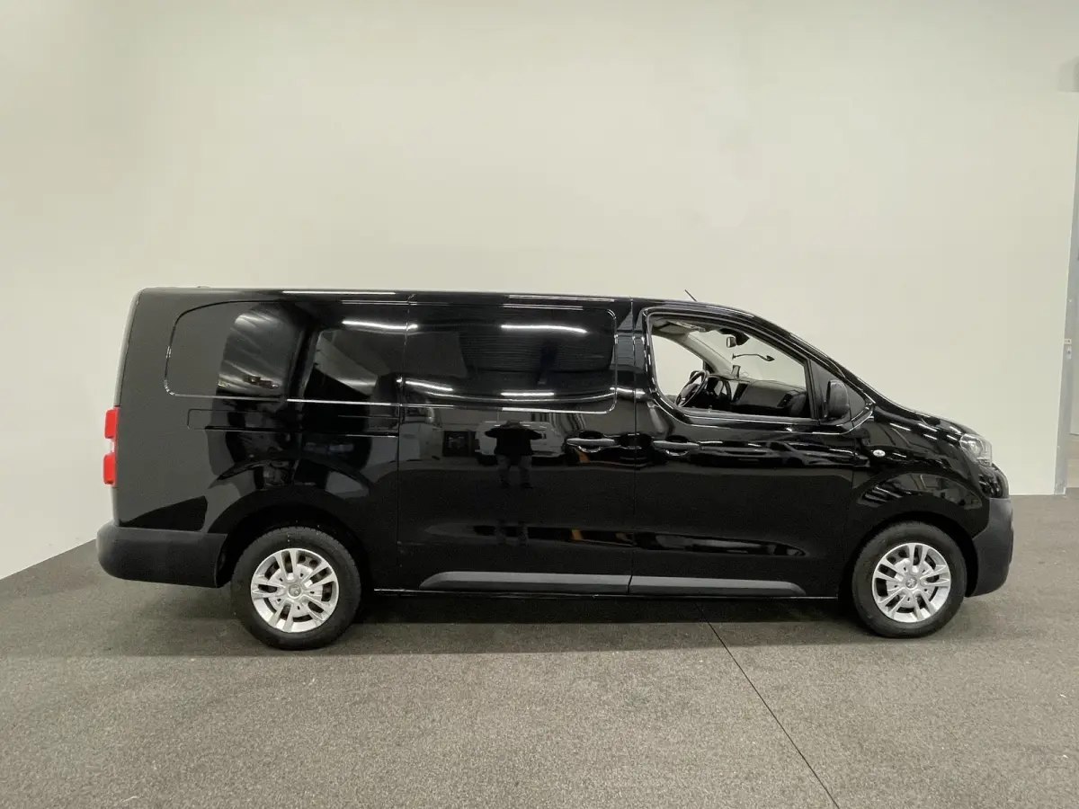 231L 2.0 BlueHDI 120 Premium HANDEL/EXPORT Airco Cruise Control Trekhaak Elektrische schuifdeur Navigatie