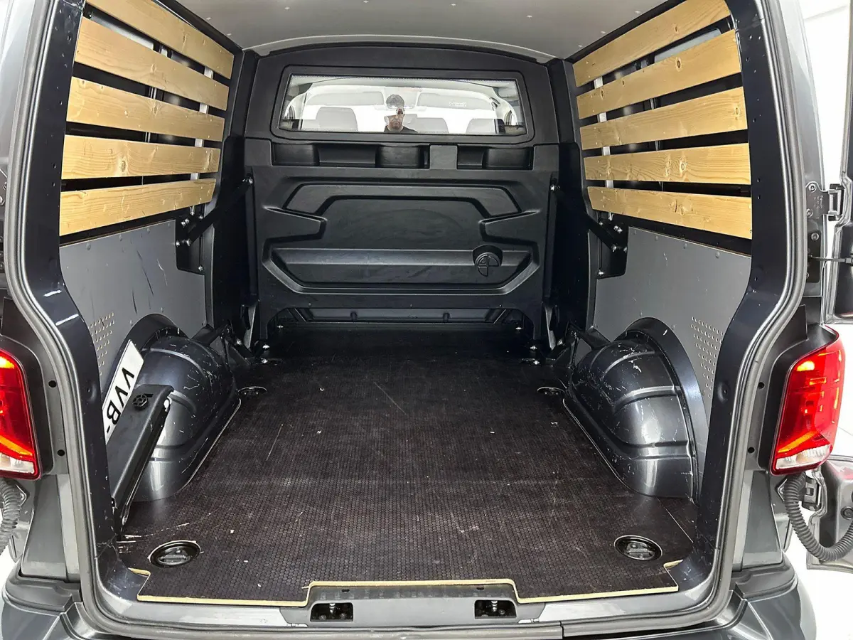 2.0 TDI L2H1 Automaat Dubbele Cabine Airco Cruise Control Navigatie Parkeersensoren
