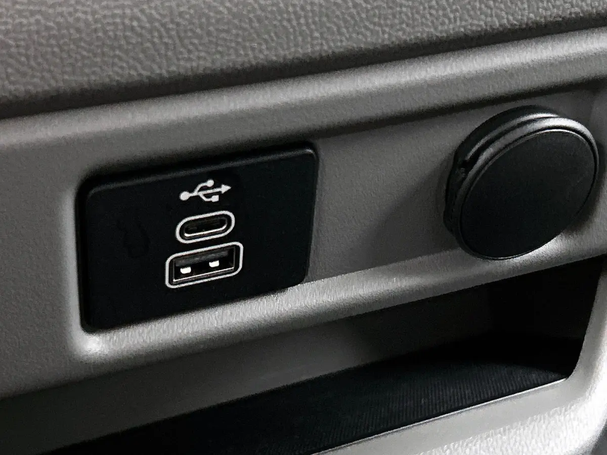 320 2.0 TDCI L2H1 Limited Automaat Airco Navigatie Cruise control Trekhaak