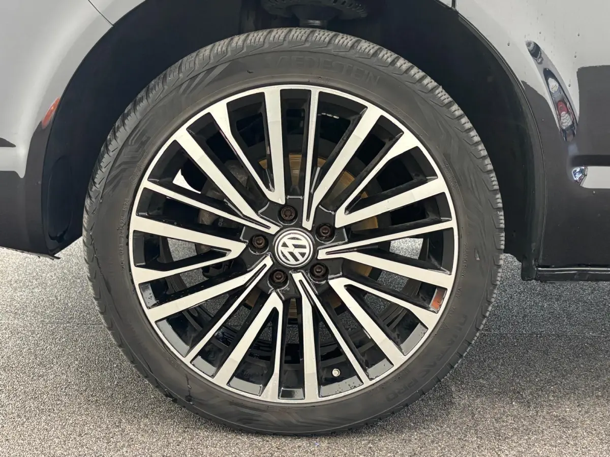 2.0 TDI L2H1 Highline Handel/Export Airco Cruise control Navigatie Parkeersensoren 20 inch Licht metalen velgen