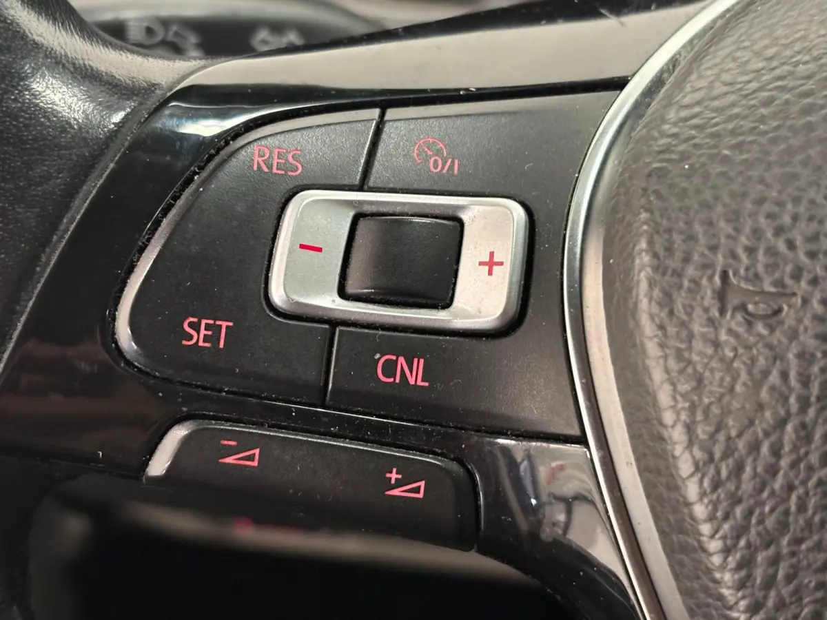 2.0 TDI L2H1 Highline Handel/Export Airco Cruise control Navigatie Parkeersensoren 20 inch Licht metalen velgen