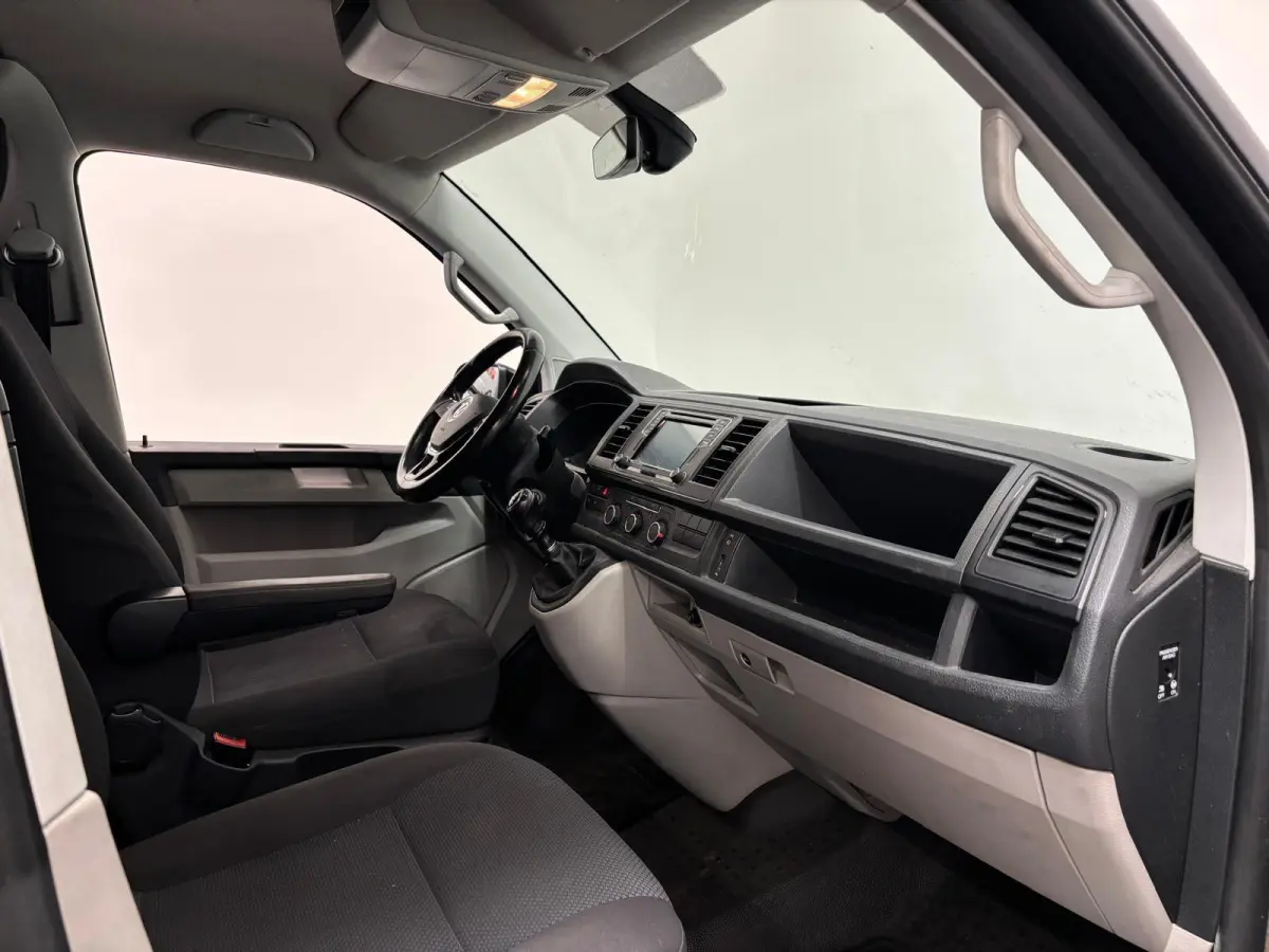2.0 TDI L2H1 Highline Handel/Export Airco Cruise control Navigatie Parkeersensoren 20 inch Licht metalen velgen