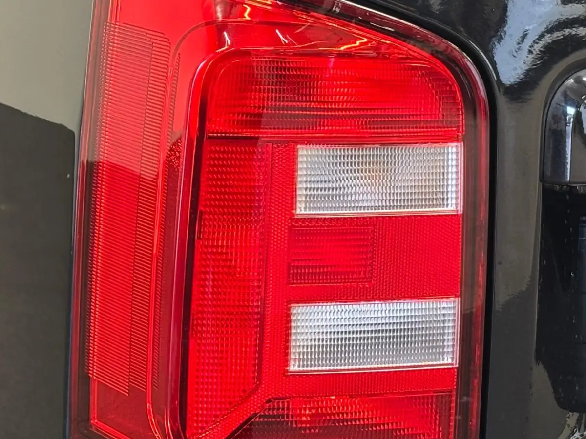2.0 TDI L2H1 Highline Handel/Export Airco Cruise control Navigatie Parkeersensoren 20 inch Licht metalen velgen
