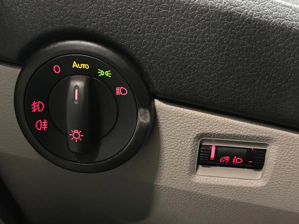 2.0 TDI L2H1 Highline Handel/Export Airco Cruise control Navigatie Parkeersensoren 20 inch Licht metalen velgen